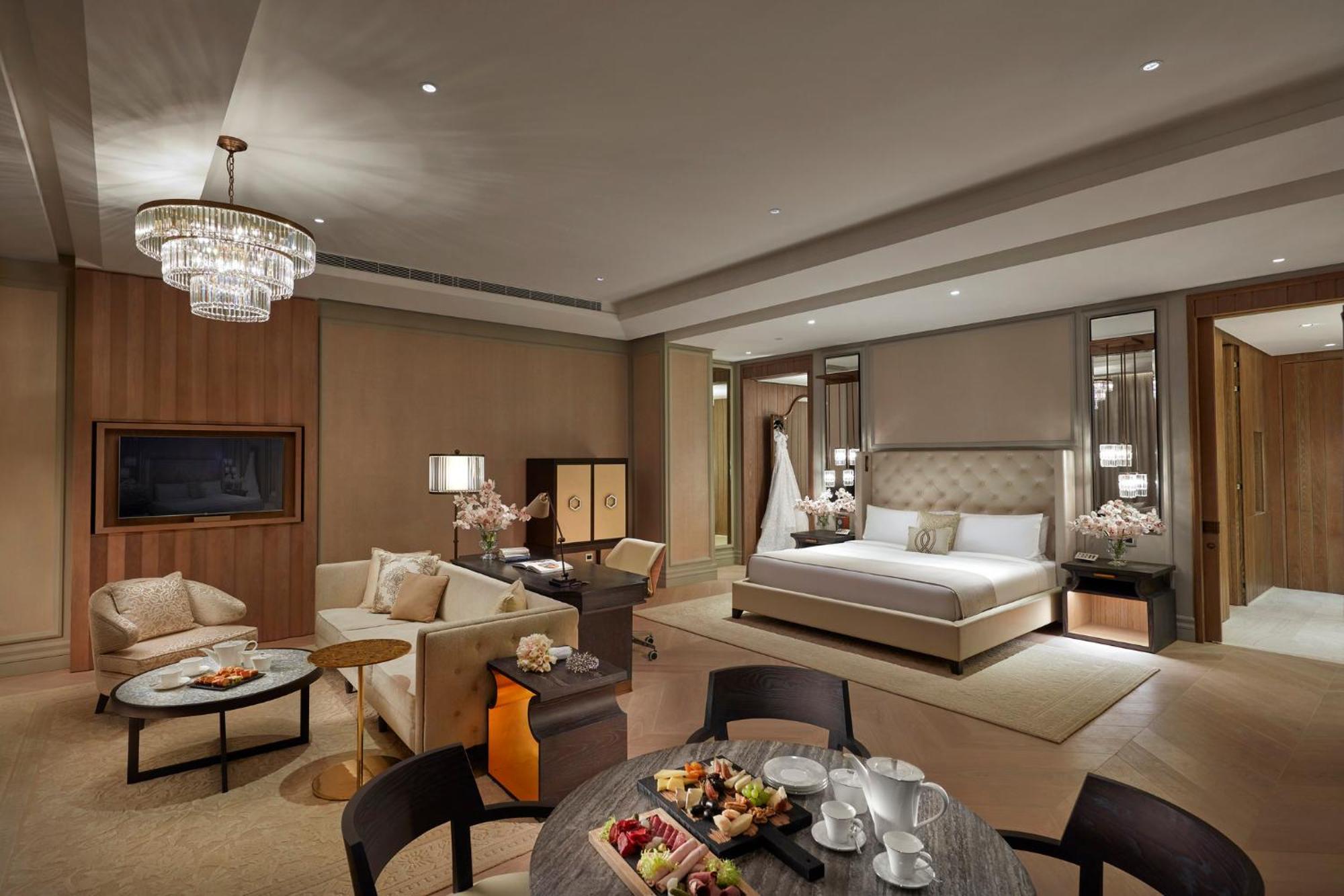 Mandarin Oriental Jumeira, דובאי מראה חיצוני תמונה A suite at The Ritz-Carlton, Singapore