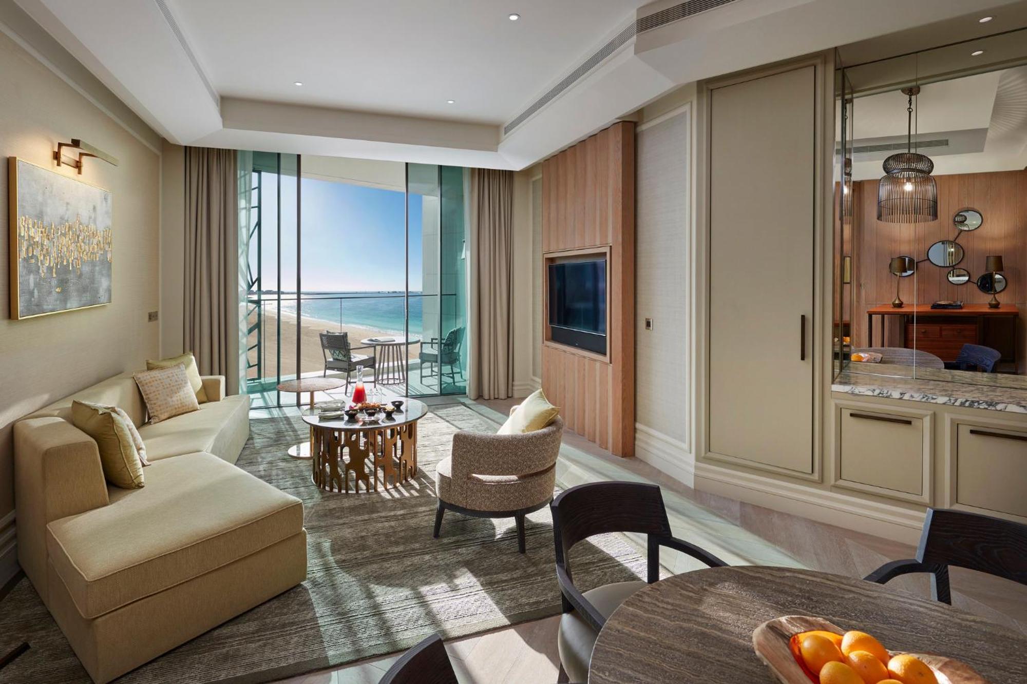 Mandarin Oriental Jumeira, דובאי מראה חיצוני תמונה A living room at the Ritz-Carlton, DIFC