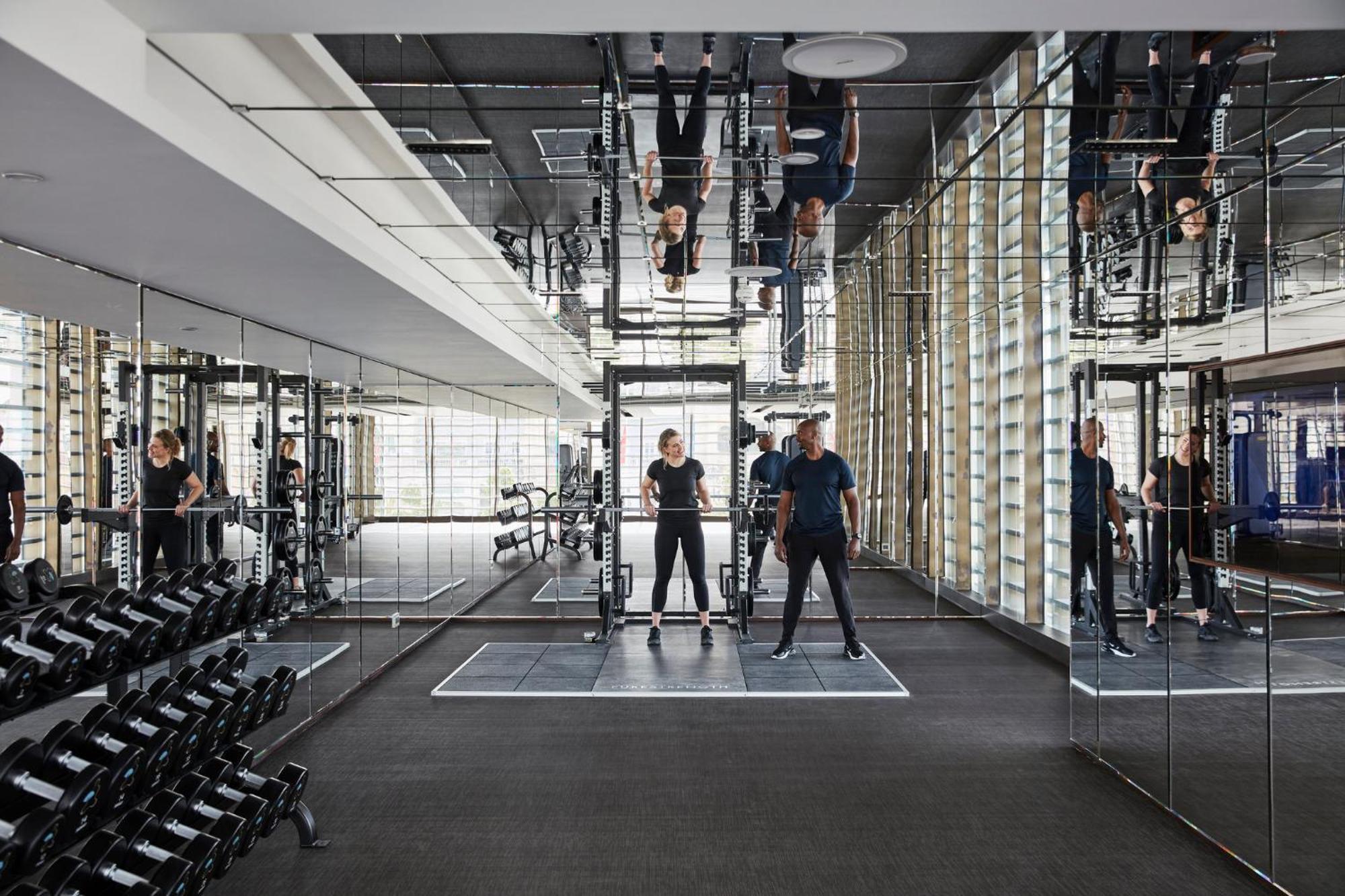 Mandarin Oriental Jumeira, דובאי מראה חיצוני תמונה The gym at The Ivy Collection