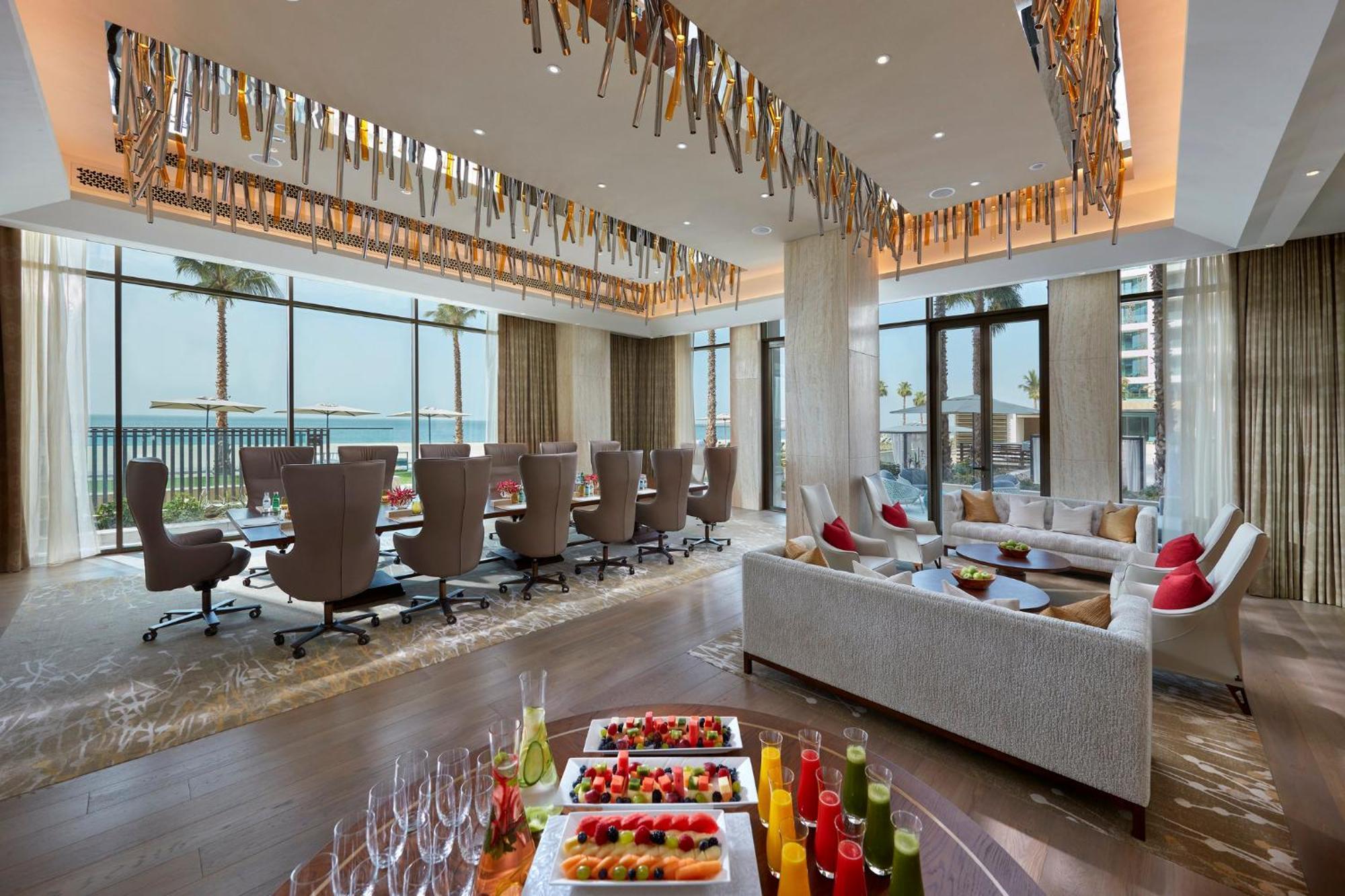Mandarin Oriental Jumeira, דובאי מראה חיצוני תמונה The Club Lounge at the Jumeirah Atlantis