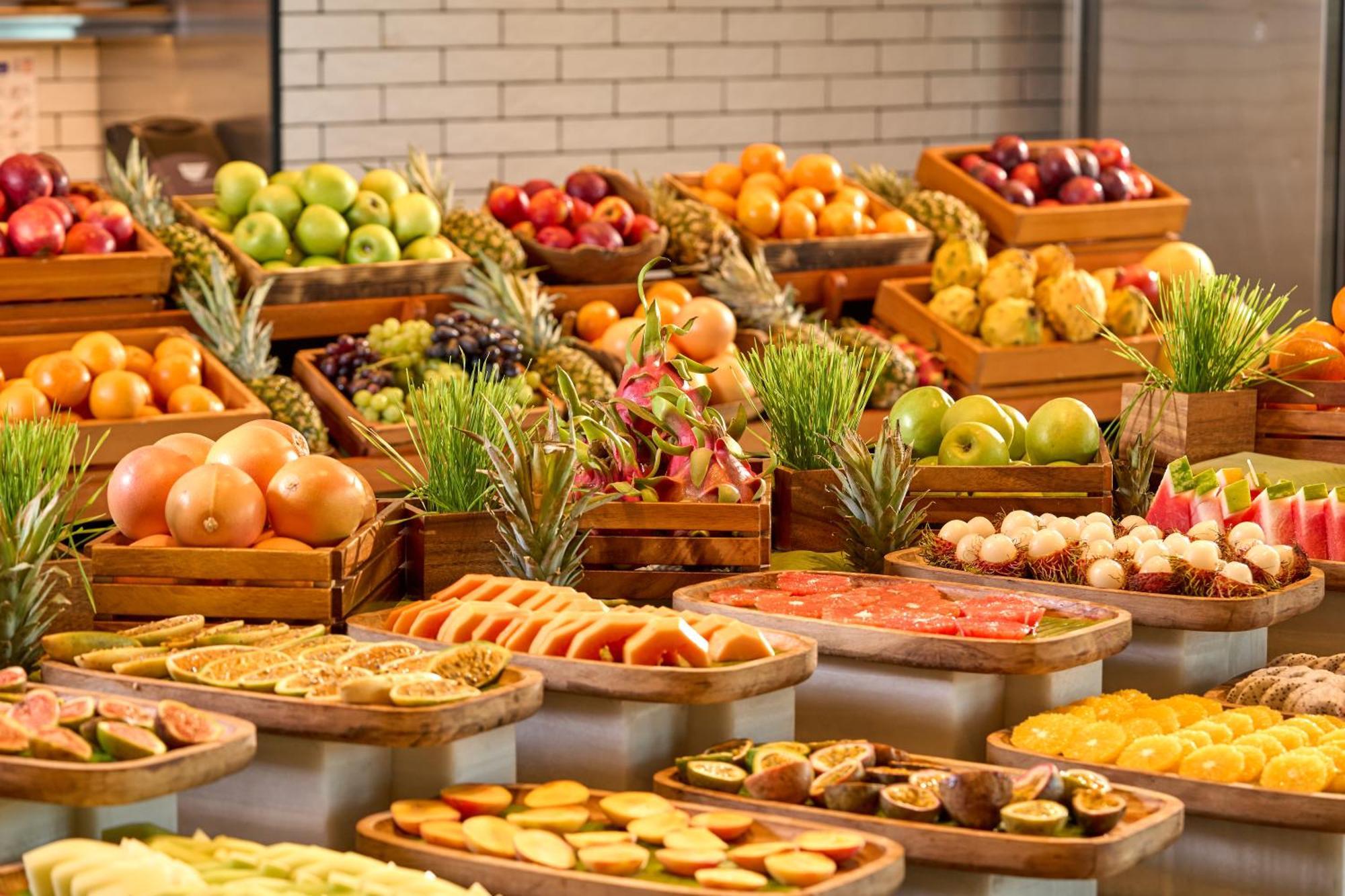Mandarin Oriental Jumeira, דובאי מראה חיצוני תמונה Fruit display at a buffet